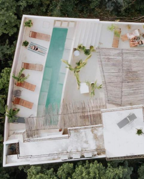 Koos Tulum Hotel